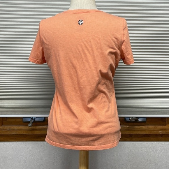 Life Is Good Peach Adirondack Chair Classic Fit V-Neck T-Shirt Size Small - Picture 4 of 8